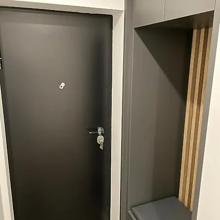아파트 Apartman Love Grude