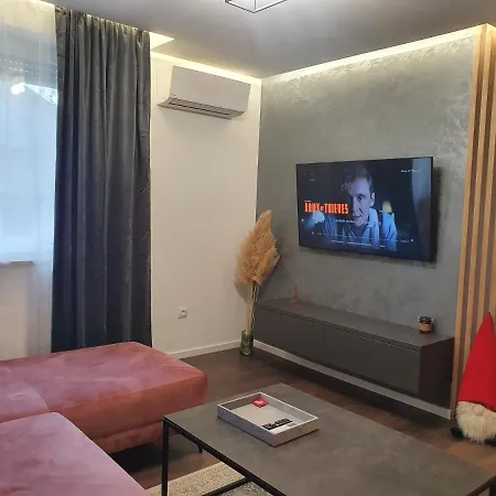 아파트 Apartman Love Grude